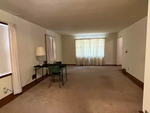 Joliet, IL 60435,1302 Campbell Street