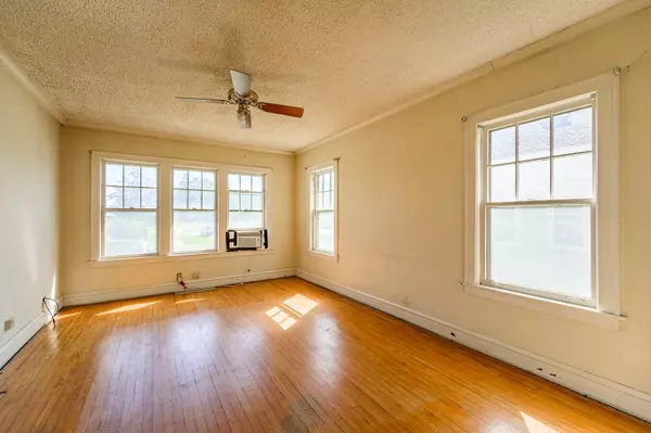 Lombard, IL 60148,80 S Grace Street