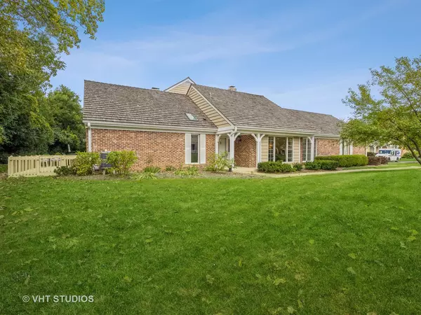 Inverness, IL 60067,1362 Shire Circle