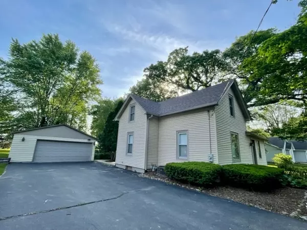 Hinckley, IL 60520,9566 Somonauk Road