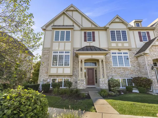 Carol Stream, IL 60188,332 Castle Circle