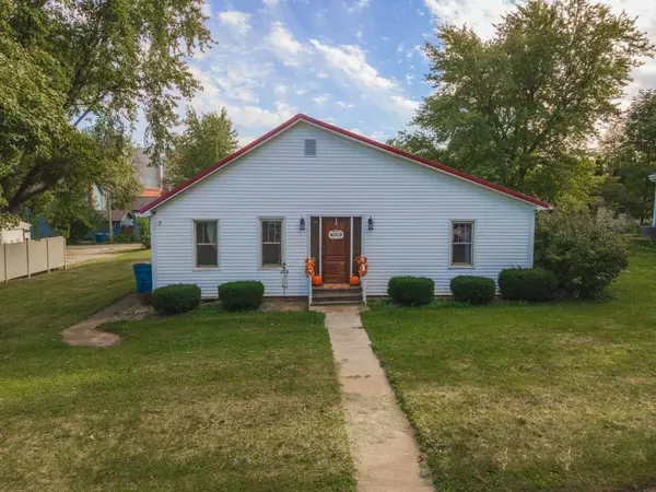 Colfax, IL 61728,102 W Cooper Street