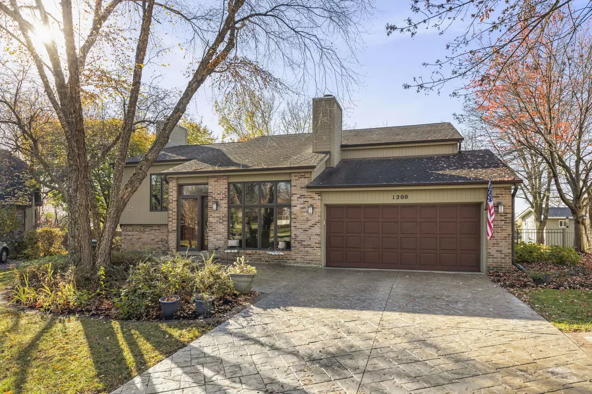 Naperville, IL 60563,1200 Yorkshire Drive