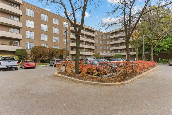 Lincolnwood, IL 60712,7201 N Lincoln Avenue #215