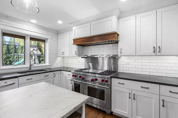 Western Springs, IL 60558,5206 ERNST Court