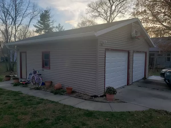 Armington, IL 61721,402 W 3rd Street