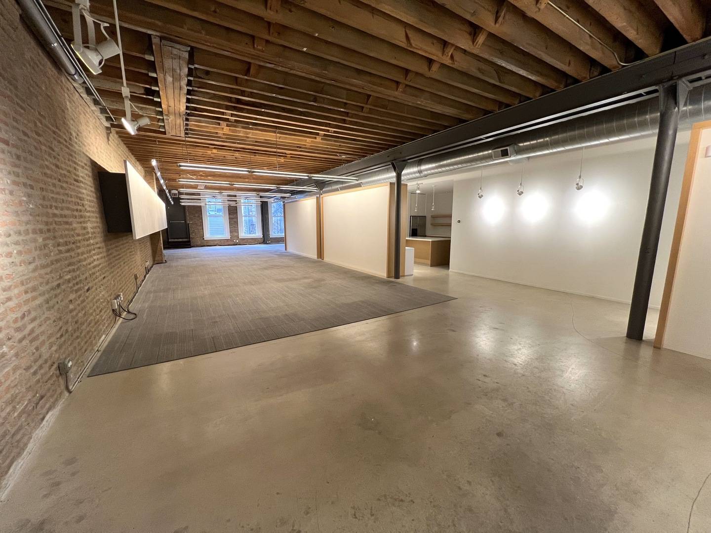108 W Kinzie Street, Chicago, IL 60654