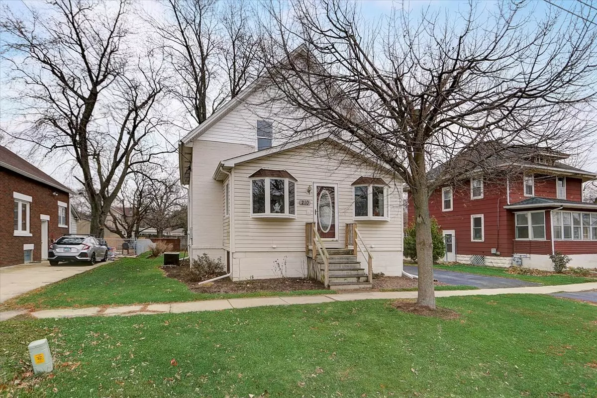 Hinckley, IL 60520,210 N Garfield Street