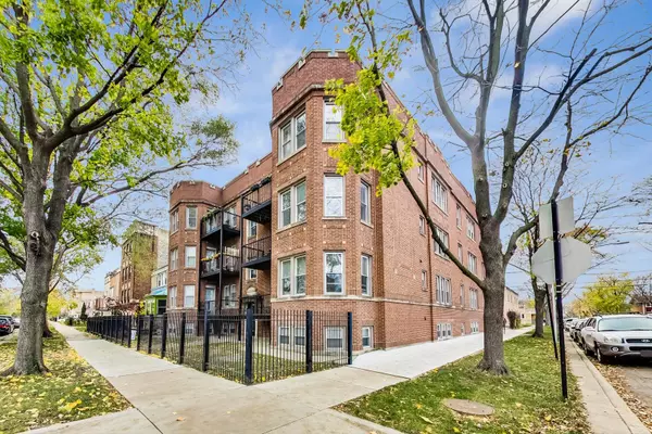 Chicago, IL 60659,2945 W ROSEMONT Avenue #1W