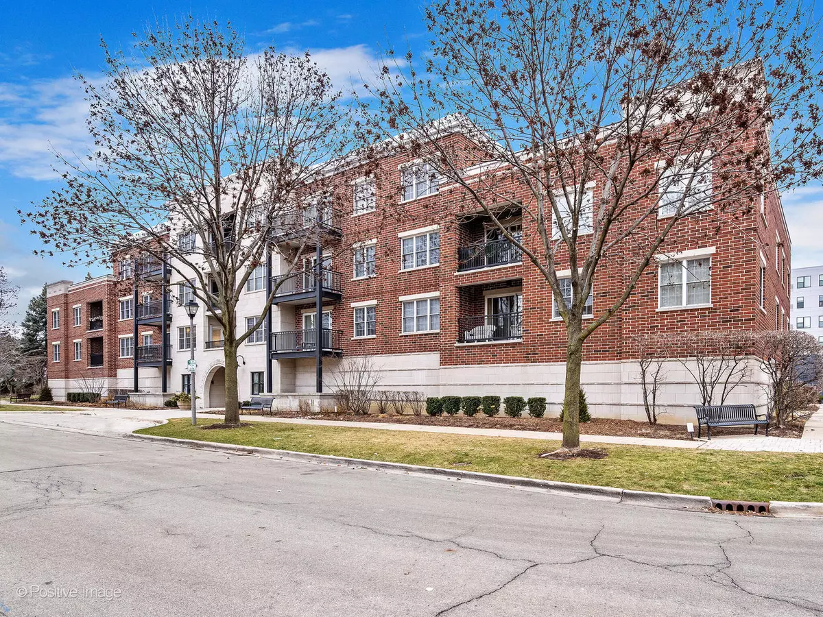 Elmhurst, IL 60126,111 N Larch Avenue #206