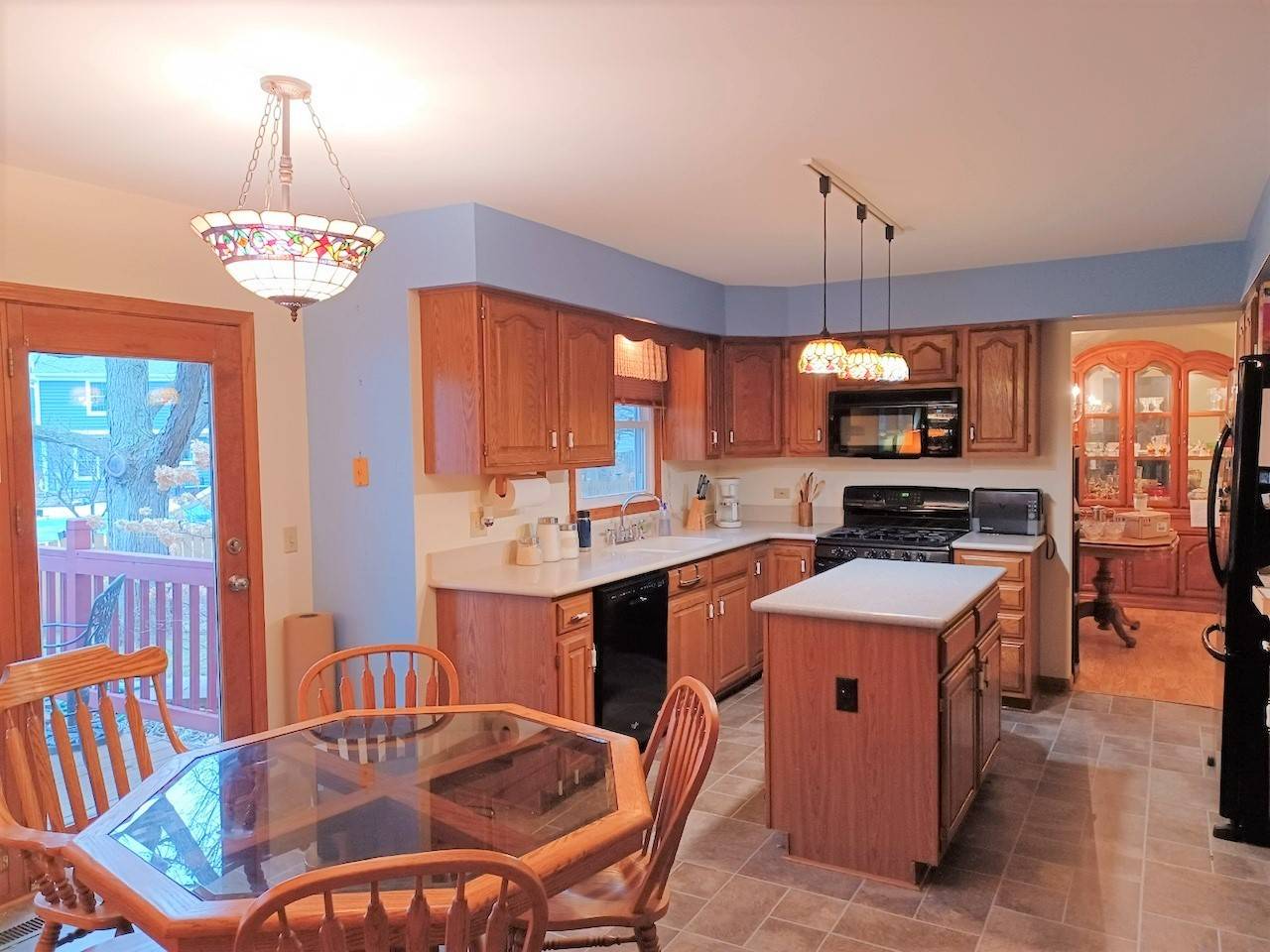 Elgin, IL 60123,2205 JORDAN Lane