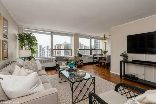 Chicago, IL 60610,1455 N Sandburg Terrace #2204B