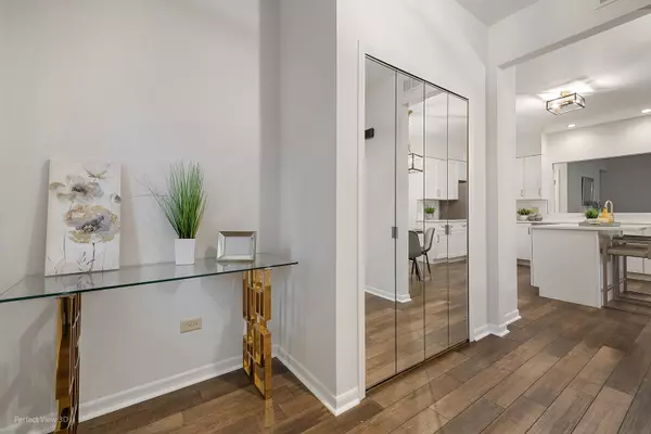 Orland Park, IL 60467,17625 Kimberly Lane #43