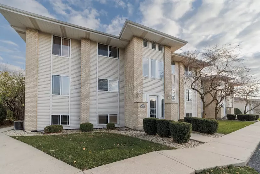 Crest Hill, IL 60403,2024 Manico Court #101