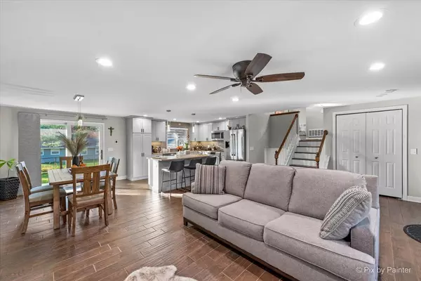 Schaumburg, IL 60193,600 S SPRINGINSGUTH Road