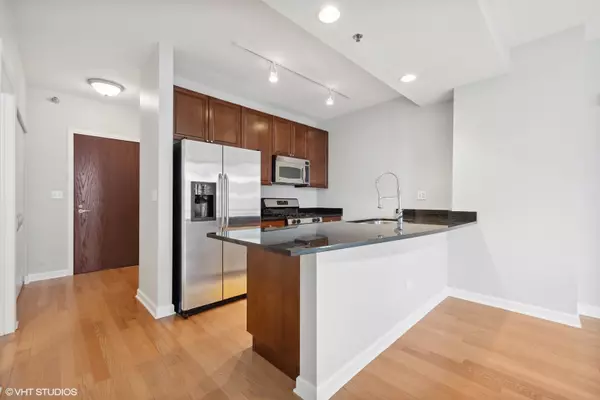 Chicago, IL 60605,1250 S MICHIGAN Avenue #1700