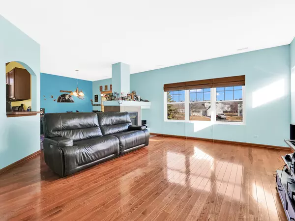 Elgin, IL 60123,1156 Delta Court #1156