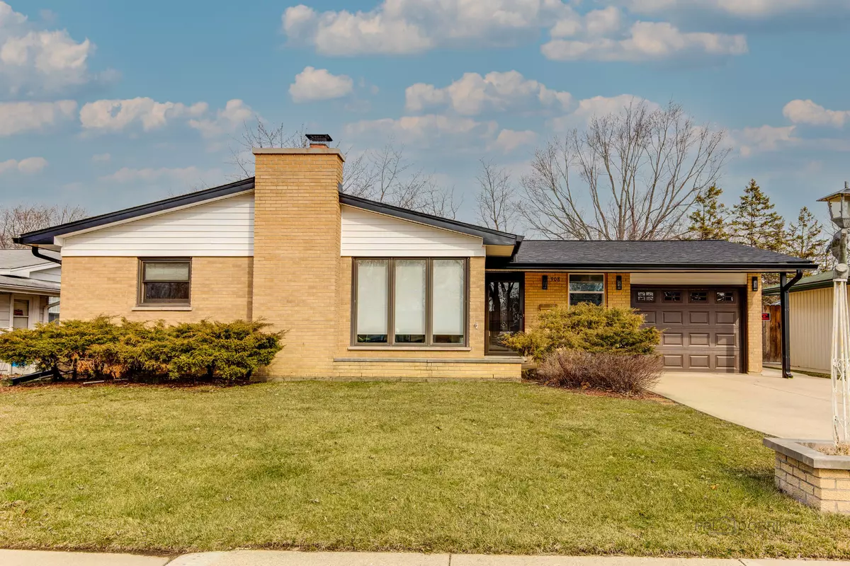 Wheeling, IL 60090,908 Woodland Drive