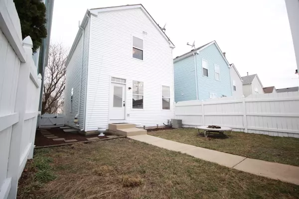 Aurora, IL 60503,2052 Grayhawk Drive