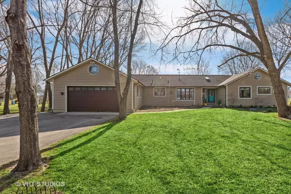 Wauconda, IL 60084,26147 N Meadow Lane