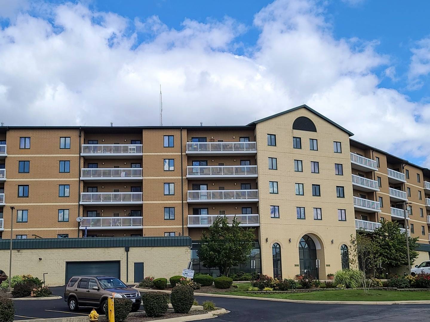 1500 S Ardmore Avenue #411, Villa Park, IL 60181
