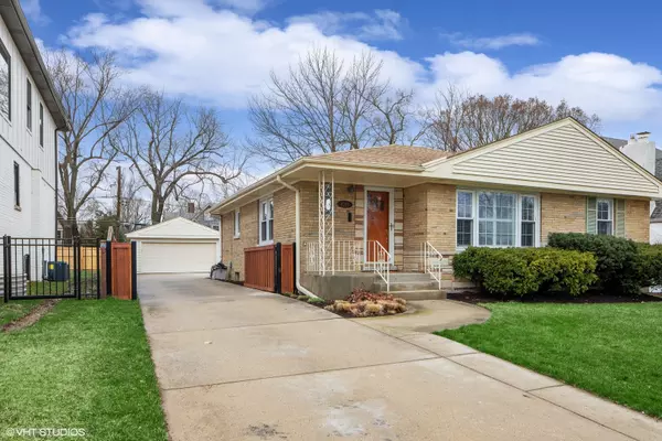 Western Springs, IL 60558,4218 Gilbert Avenue