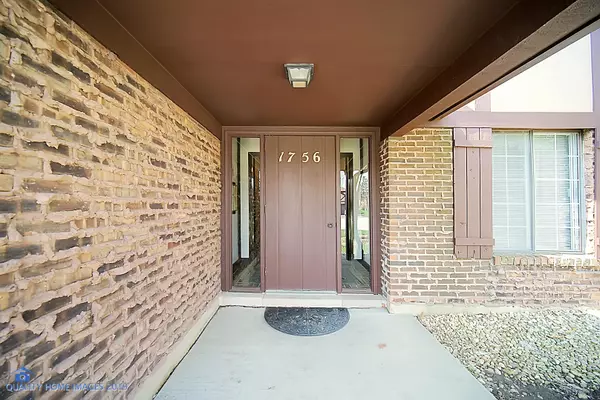 Wheaton, IL 60189,1756 PLYMOUTH Court #B