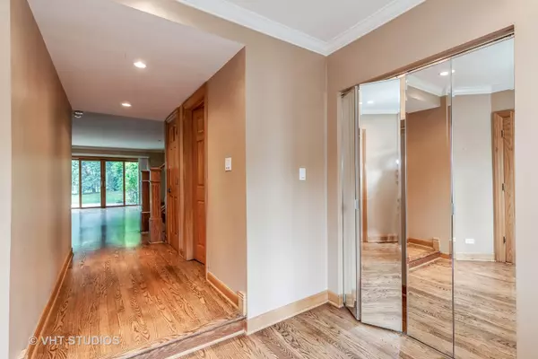 Park Ridge, IL 60068,255 Boardwalk Place