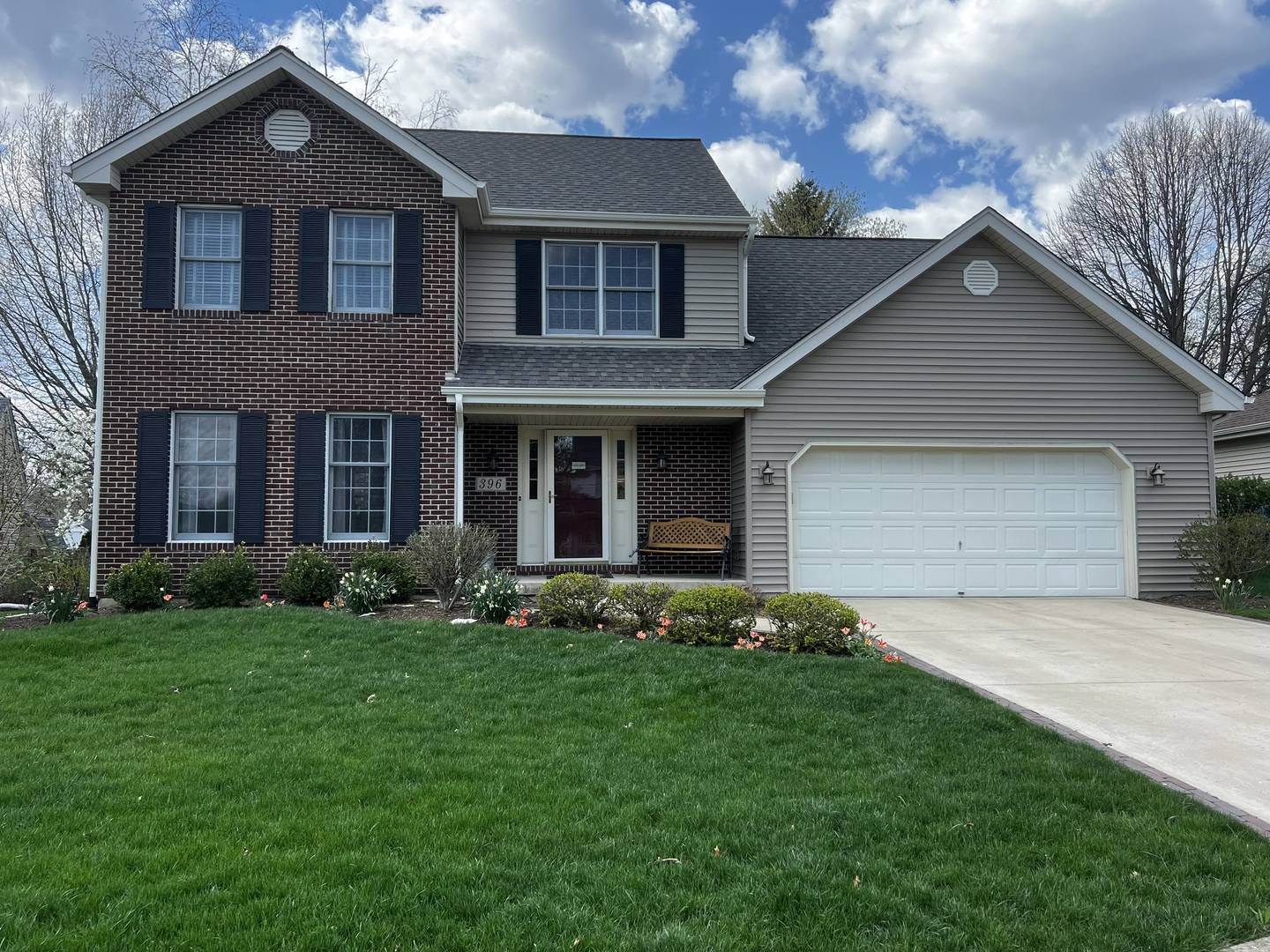 396 Colonial Circle,  Geneva,  IL 60134