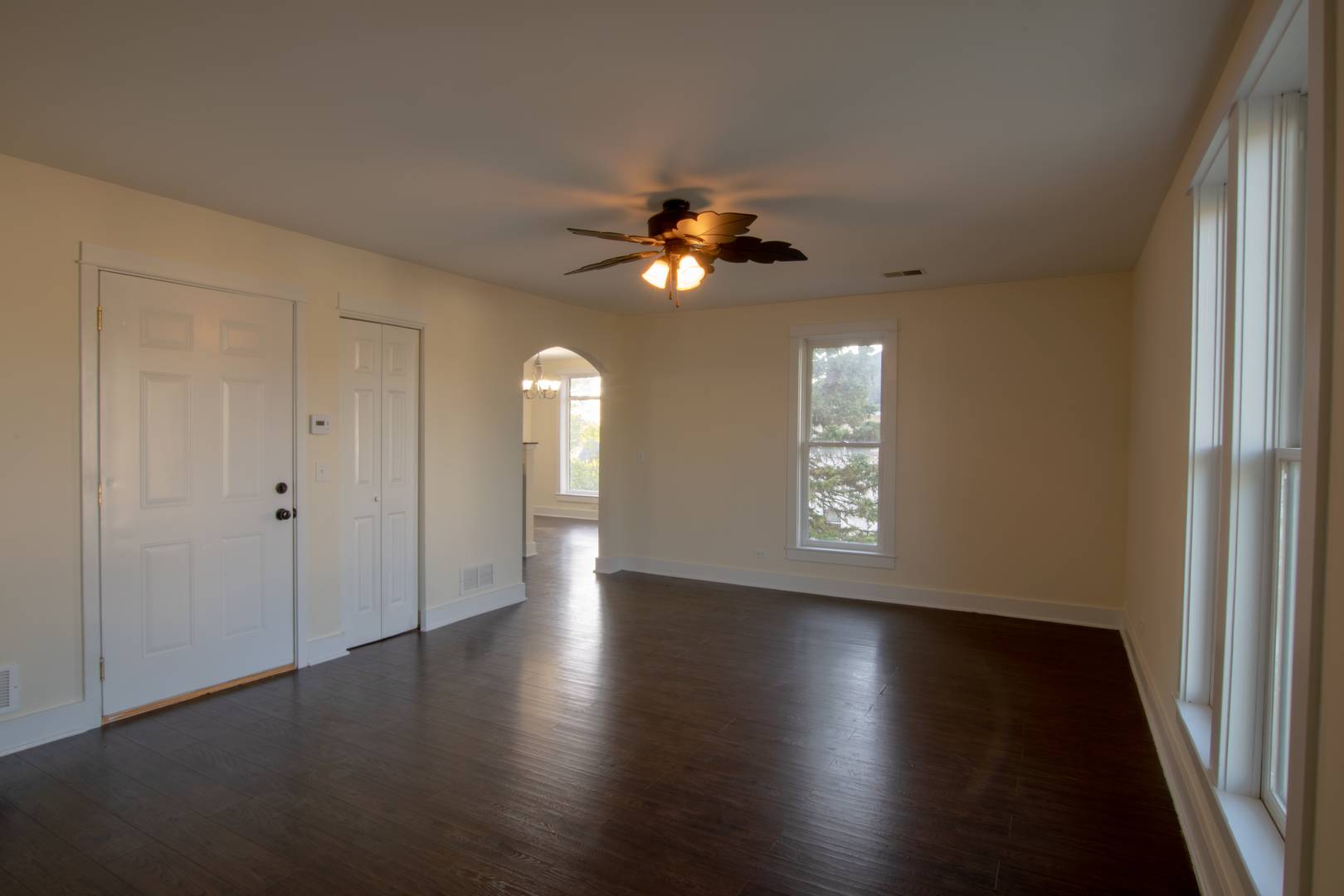 Elgin, IL 60120,463 Saint Charles Street #463