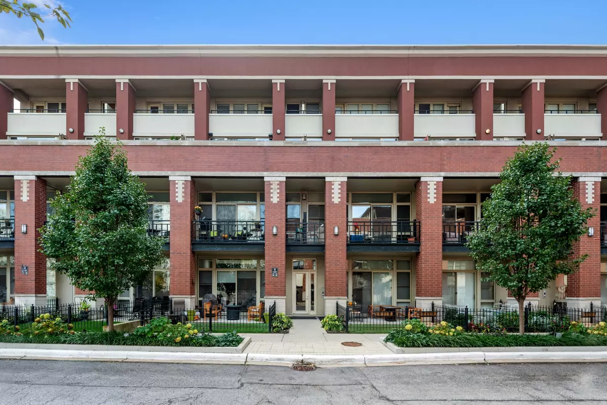 Chicago, IL 60661,324 N Jefferson Street #304