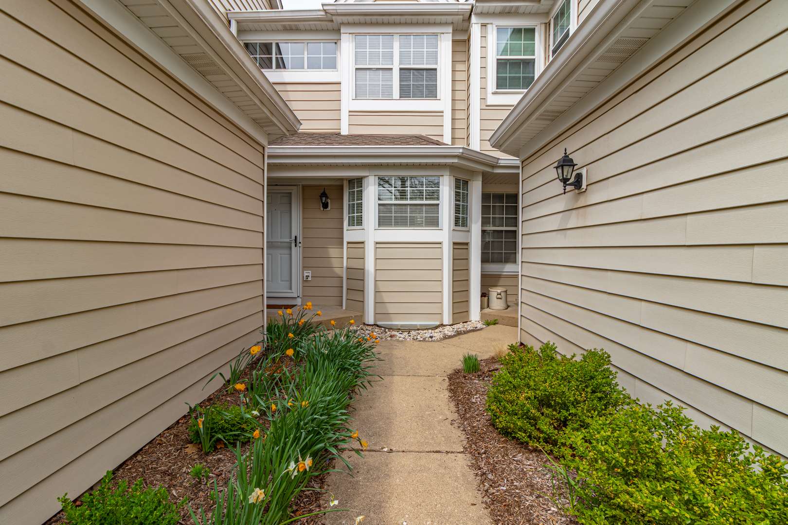 Buffalo Grove, IL 60089,230 Woodstone Circle