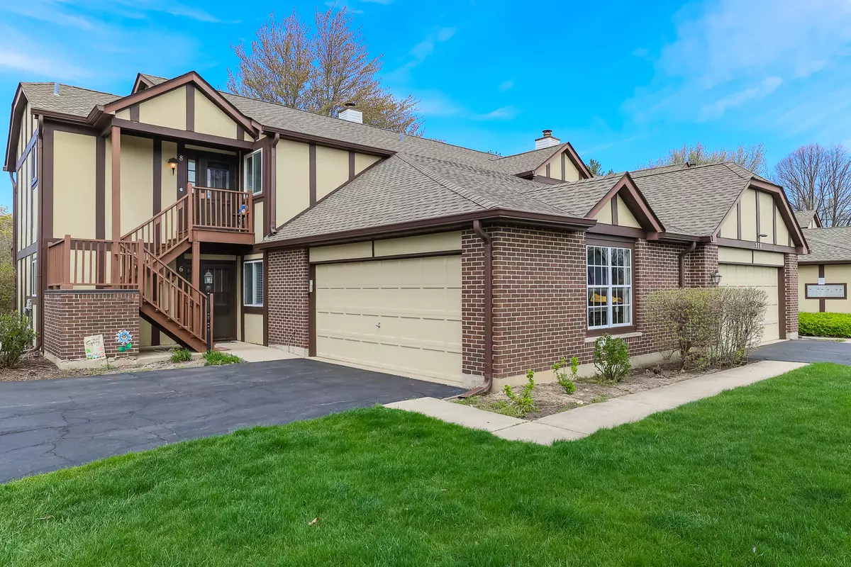 Glen Ellyn, IL 60137,378 Sandhurst Circle #6