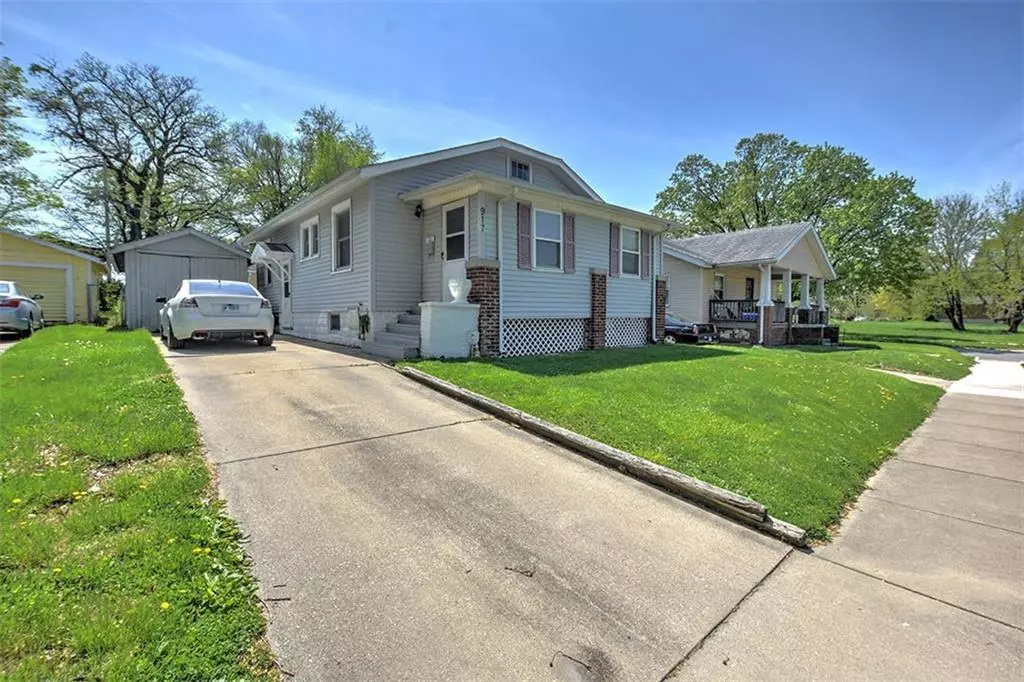 Decatur, IL 62521,917 Clay Street