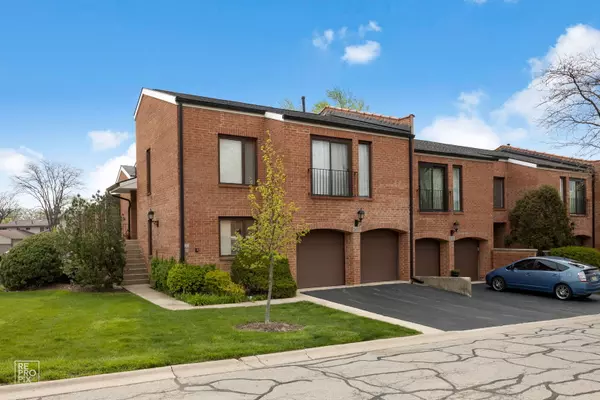 Oak Brook, IL 60523,2S707 WILLIAMSBURG Court