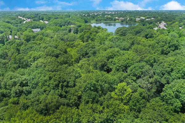 Long Grove, IL 60047,3733 Deerwood Drive