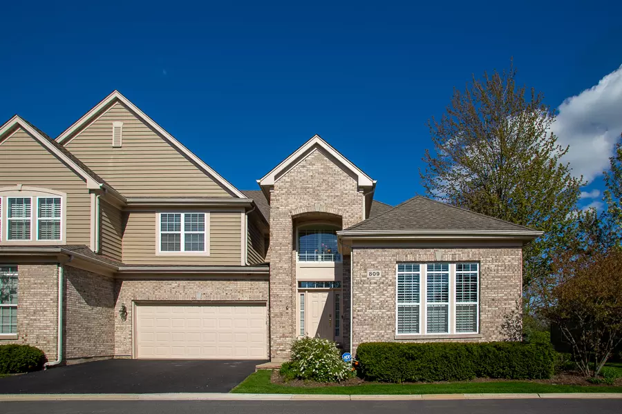 Inverness, IL 60010,809 Stone Canyon Circle