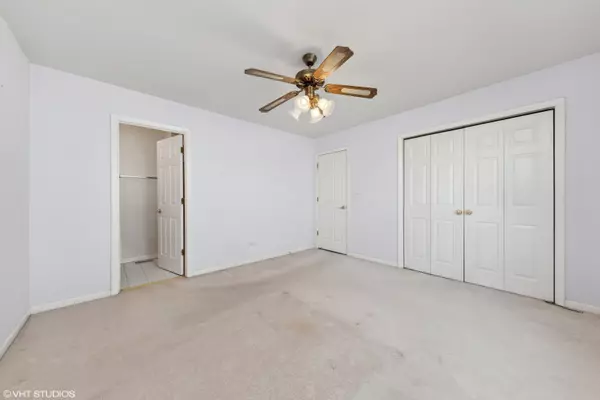 Streamwood, IL 60107,12 Autumn Lane