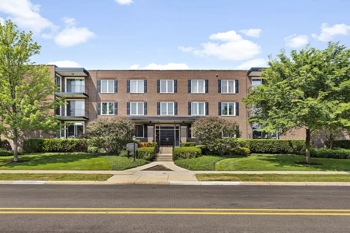 Lake Forest, IL 60045,1350 N Western Avenue #201