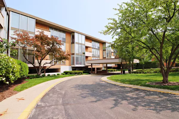 Lake Forest, IL 60045,1301 N Western Avenue #205