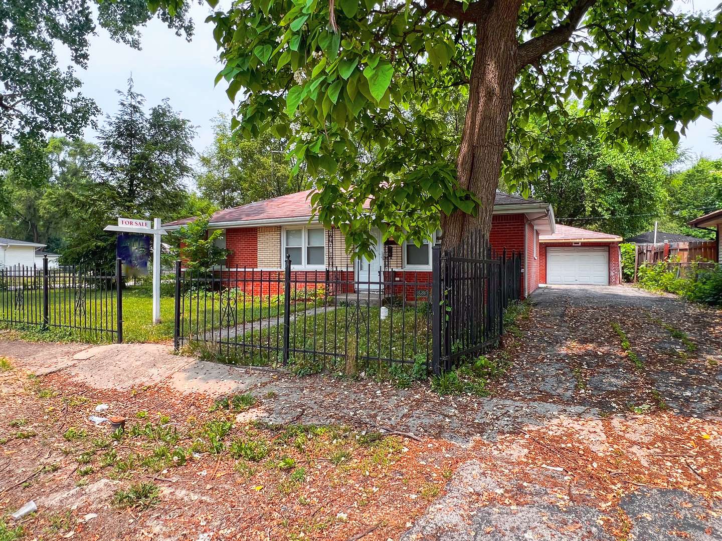 Dixmoor, IL 60426,15 W 142nd Street