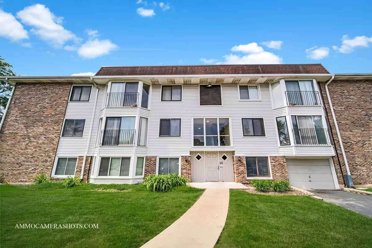 Woodridge, IL 60517,2800 MITCHELL Drive #1