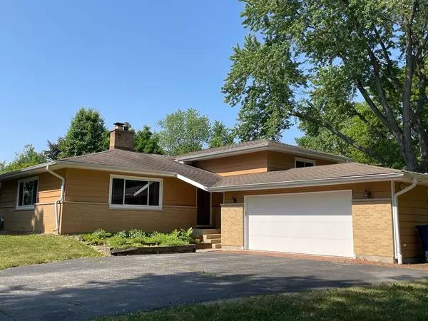 21166 N 20TH Street, Barrington, IL 60010