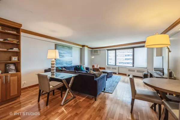 Chicago, IL 60657,3100 N Lake Shore Drive #1301