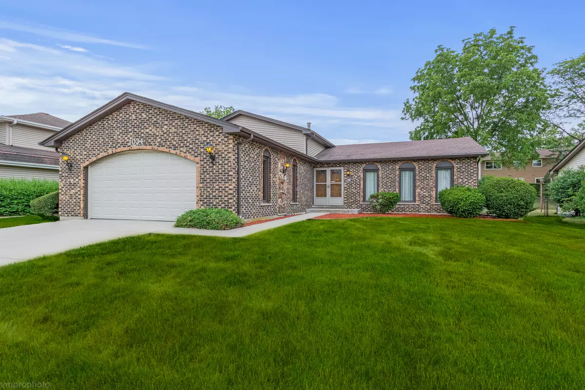 Schaumburg, IL 60193,1034 Spring Cove Drive