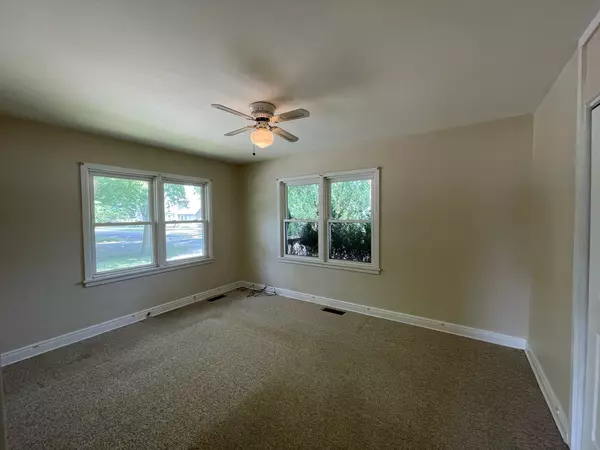 Atwood, IL 61913,107 E Hickory Avenue