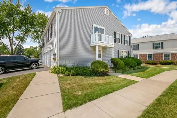 Glendale Heights, IL 60139,1277 Pearl Avenue #25-D