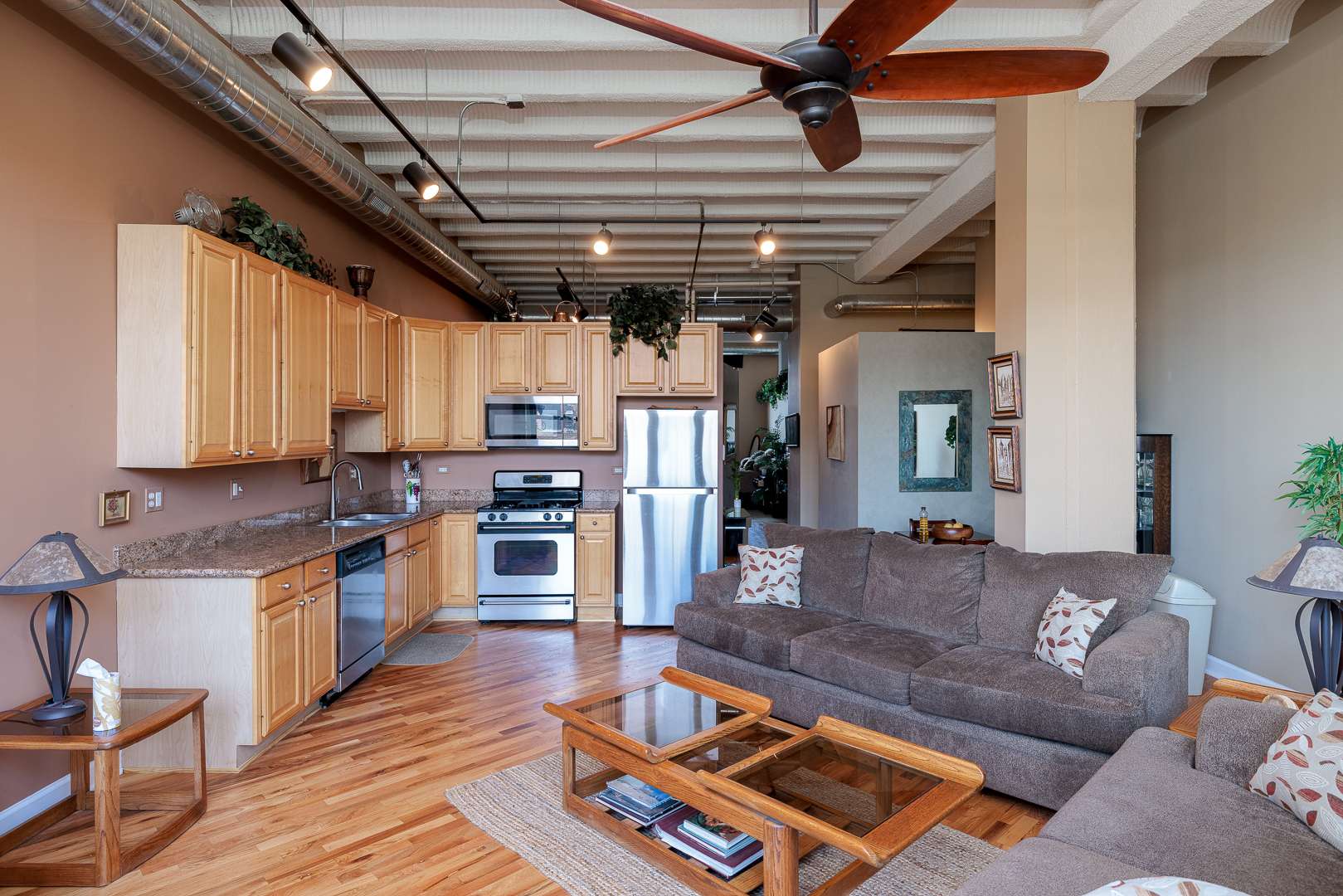 Chicago, IL 60653,4101 S Michigan Avenue #308