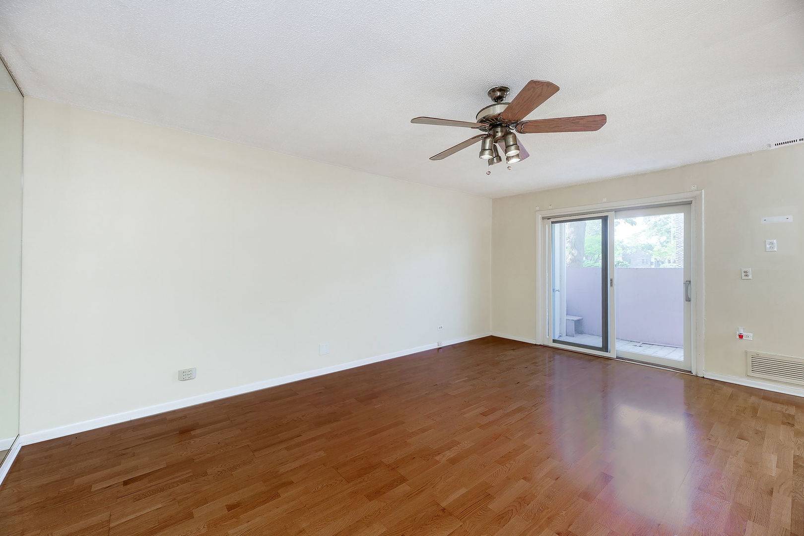 Woodridge, IL 60517,2222 Country Club Drive #2