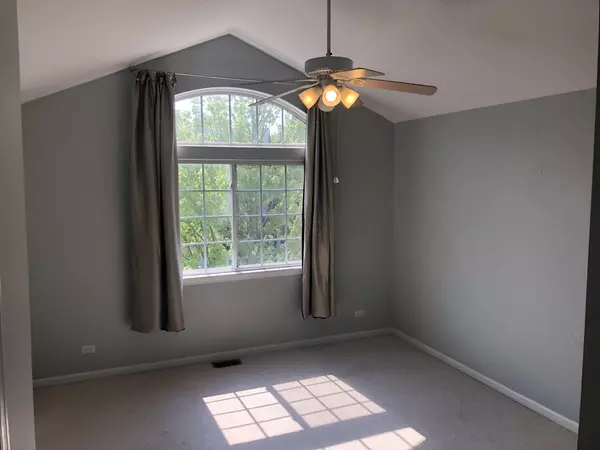 Hoffman Estates, IL 60192,6066 Halloran Lane #36-2